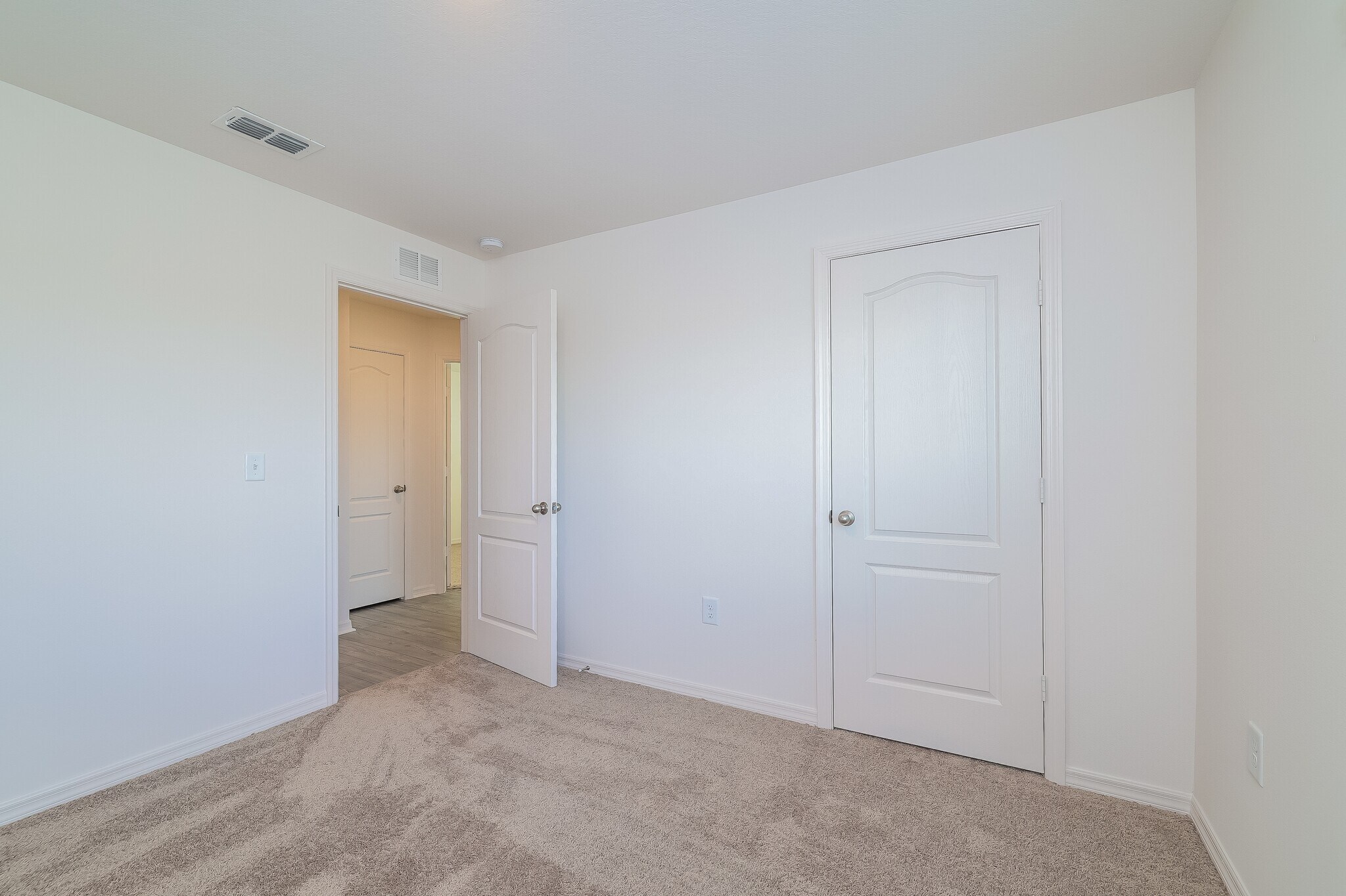 Building Photo - 1367 Swan Lake Cir