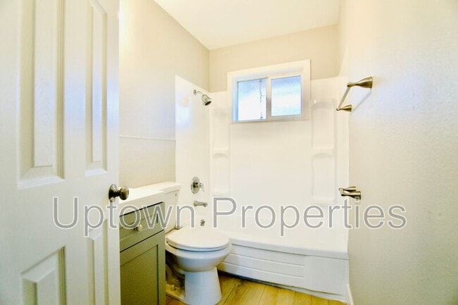 Building Photo - 466 N Adair St