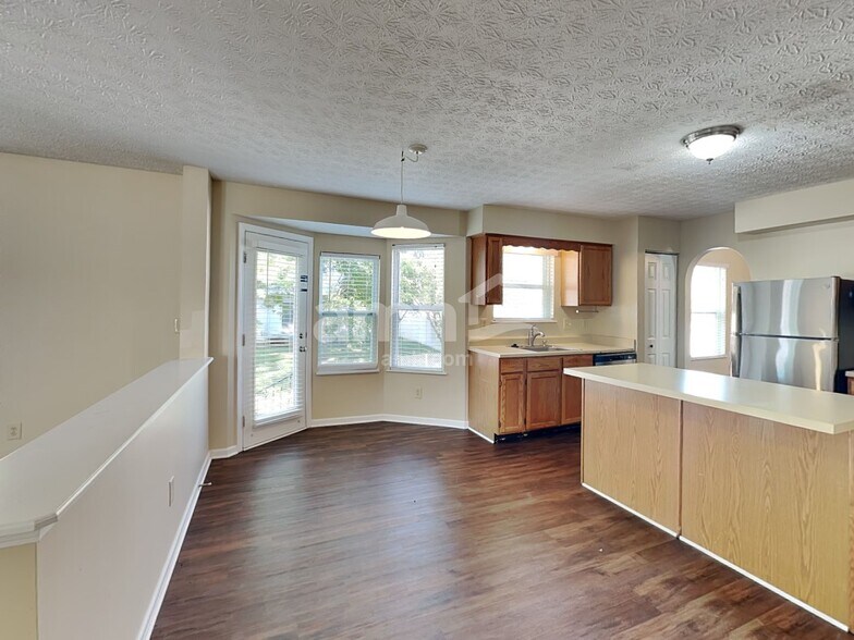 Building Photo - 2419 Hoose Dr