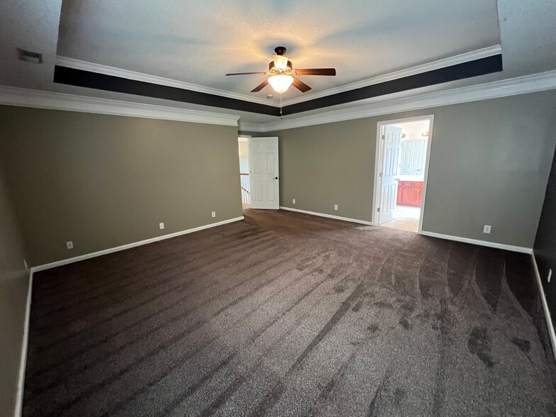 Building Photo - 450 Winding Bluff Way