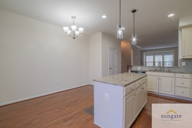 Building Photo - 1724 Lantern Mews