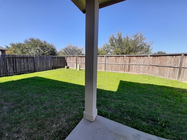 Building Photo - 23322 E Pine Ivy Ln
