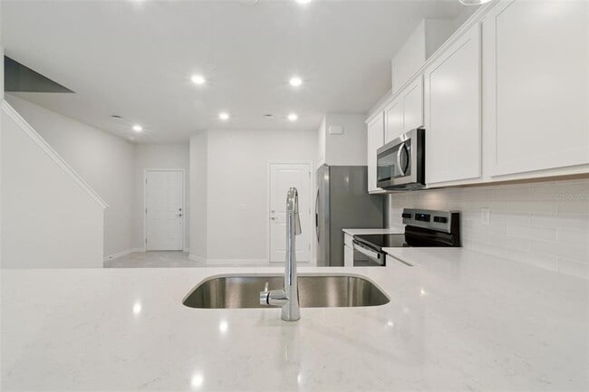 Building Photo - 3082 Emerald Acrs Ln