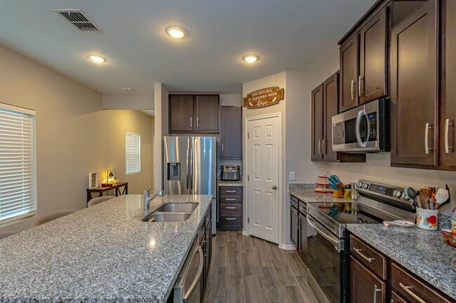 Building Photo - 5414 St Francis Dr