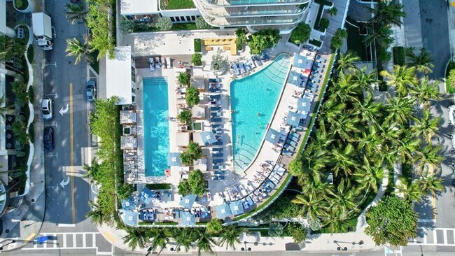 Building Photo - 525 N Fort Lauderdale Beach Blvd