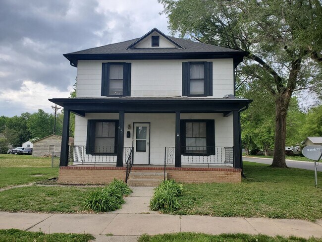 Building Photo - Court St Duplex