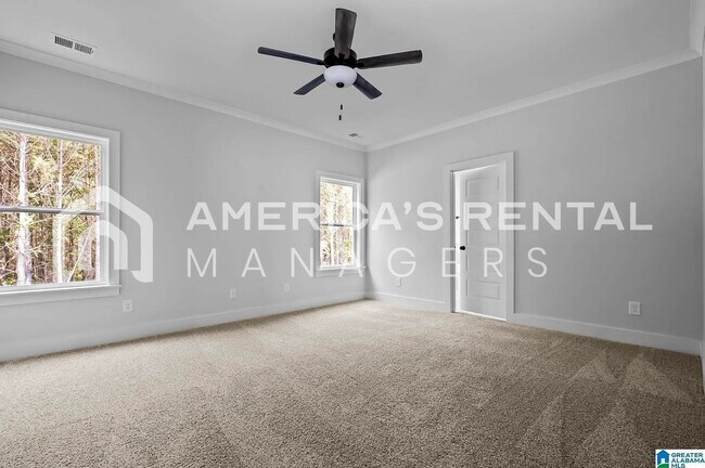 Building Photo - Rare 5 Bedroom Home for Rent!