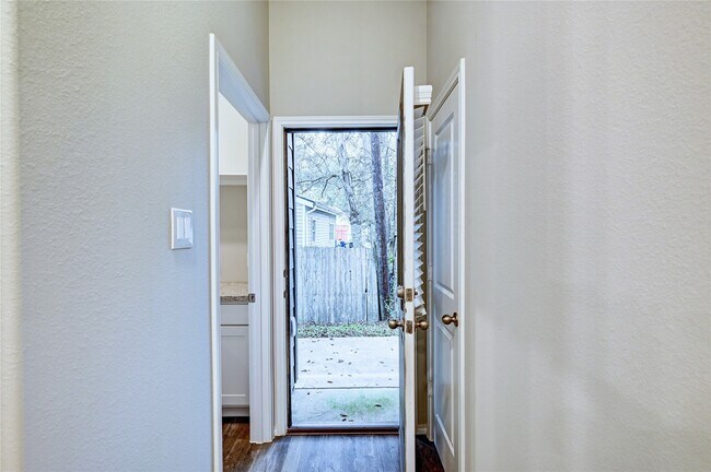 Building Photo - 10196 Barberry St