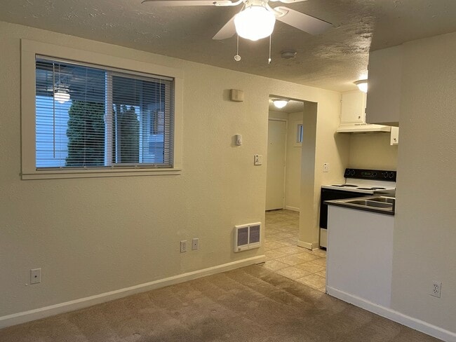 Building Photo - 1600 SE 168th Ave