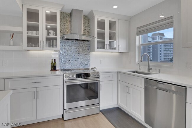 Building Photo - 12945 Vanderbilt Dr