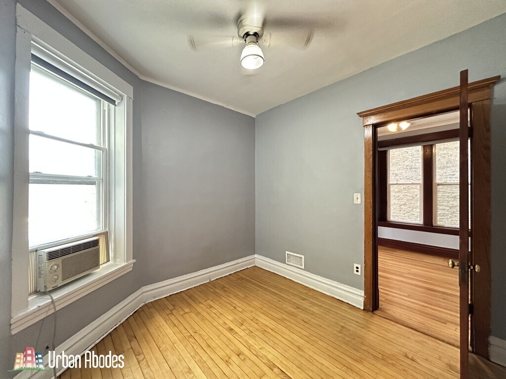 Building Photo - 3530 N Elston Ave