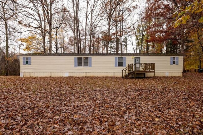 Primary Photo - Quiet country living