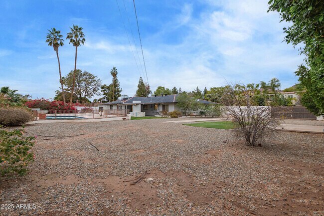 Building Photo - 5401 E Exeter Blvd