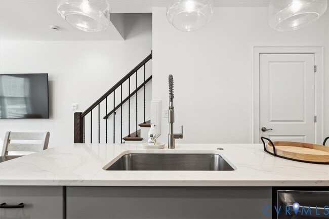 Building Photo - 1722 Old Brick Rd