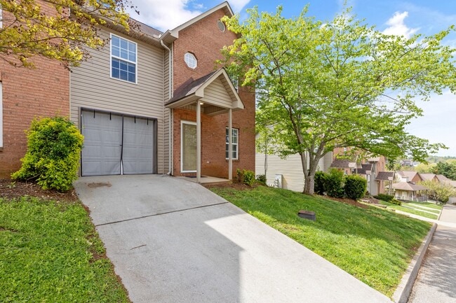 Building Photo - 8705 Mowbray Way