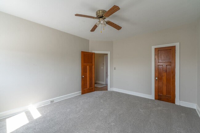 Building Photo - 3-Bedroom, 1.5 Bathroom Home in Belair-Edison