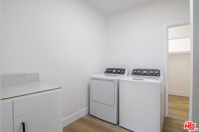 Building Photo - 6686 Drexel Ave