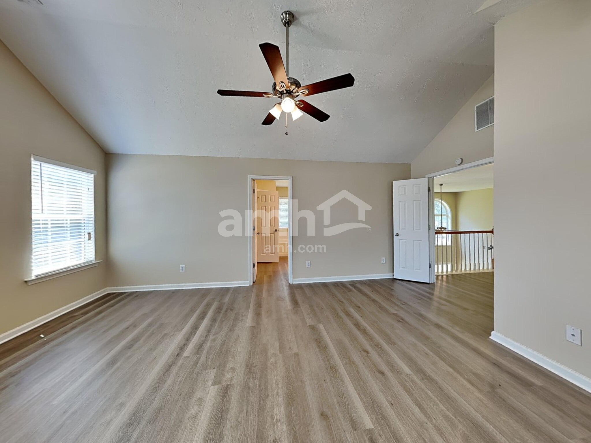 Building Photo - 332 Sunderland Way