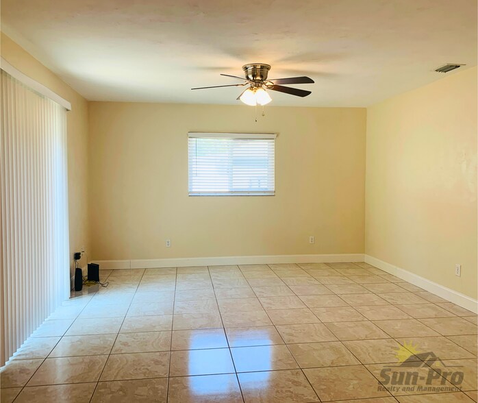 Building Photo - 108 Pinion Cir