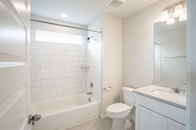 Building Photo - 301 Elm Br Trl