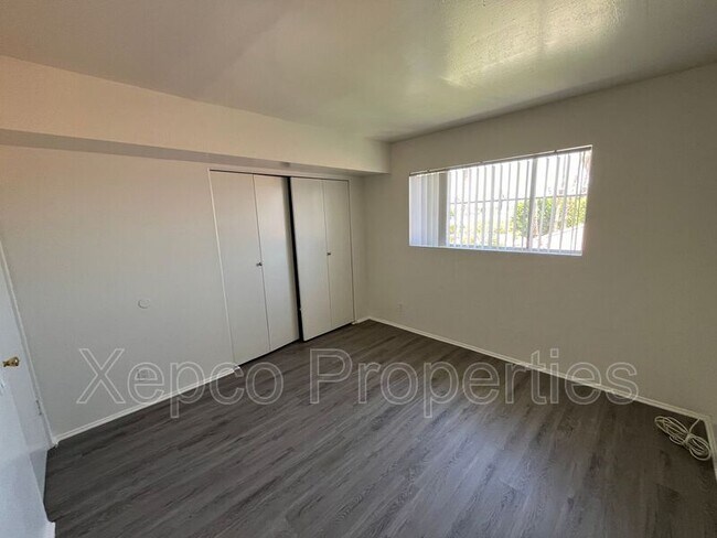 Building Photo - 550 El Cielo Rd