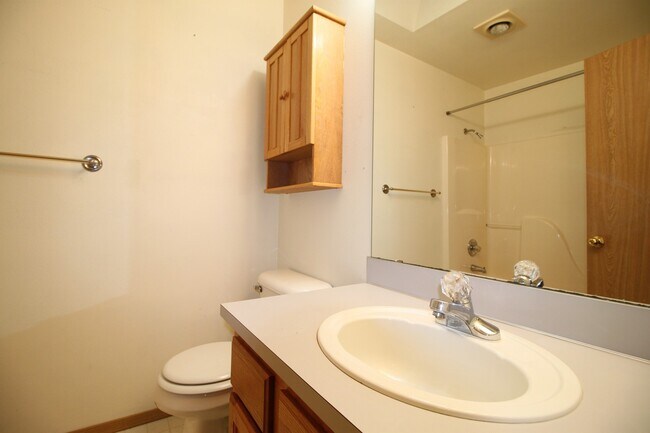 Building Photo - 3 Bed 2.5 Bath - Shannon Forest - Hillcrest - Pet Friendly - NAS Whidbey