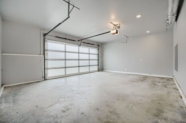 Building Photo - 4736 25th Ave SW