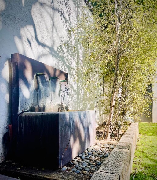 Water feature in your backyard - 3927 Degnan Blvd