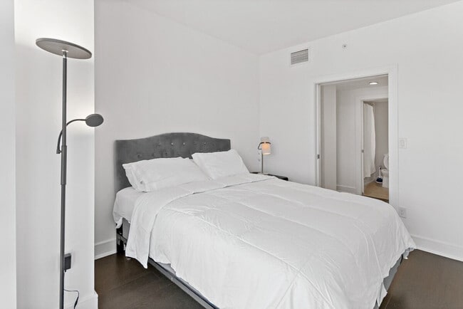 Building Photo - 904 T St NW