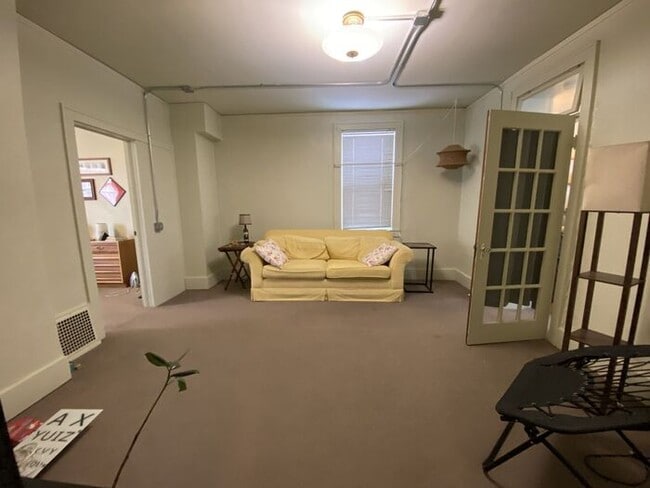 Building Photo - $1,500 | 2 Bedroom, 1 Bathroom 1st Floor Duplex | No Pets | Available for an August 11th, 2026 Mo...