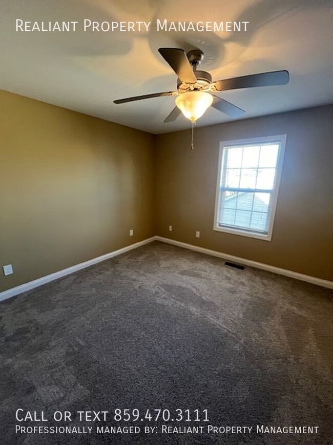 Building Photo - 236 Lynnwood Dr
