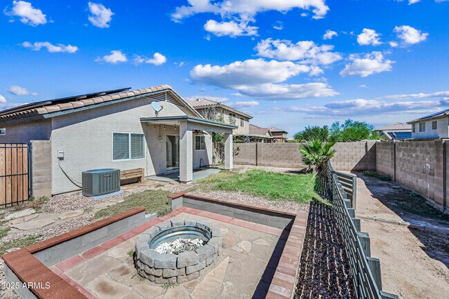 Building Photo - 12021 W Columbine Dr