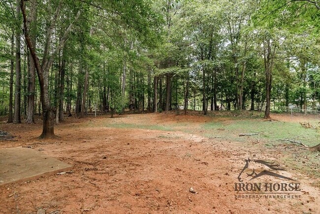 Building Photo - 335 Oak Meadows Dr