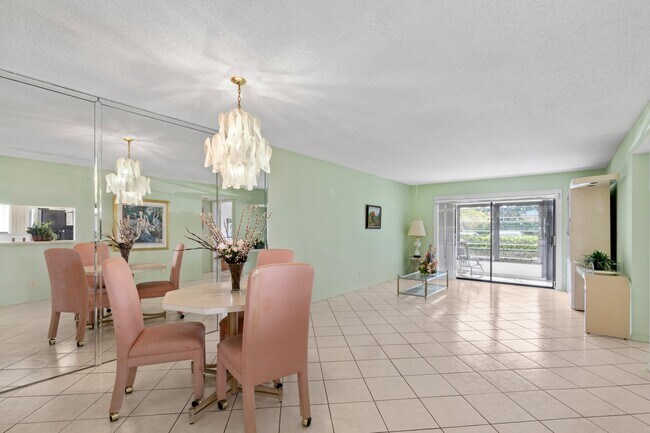 Building Photo - 15450 Pembridge Ave