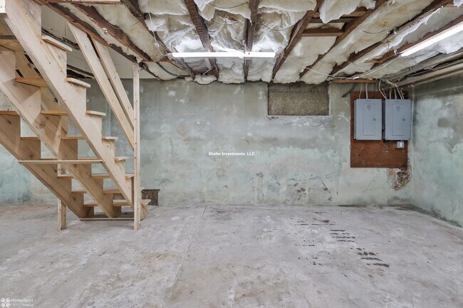 Building Photo - 67 W Laurel St