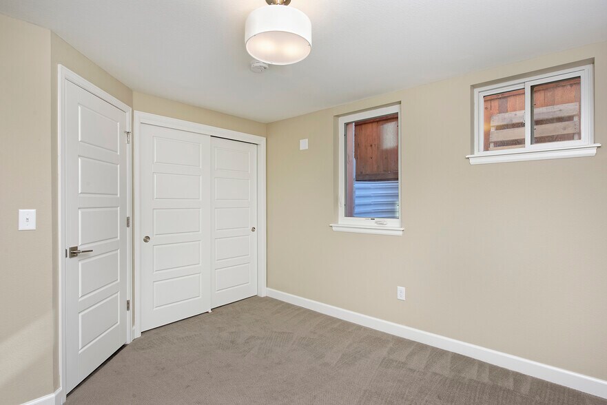2nd bedroom - 915 Clarkson Street