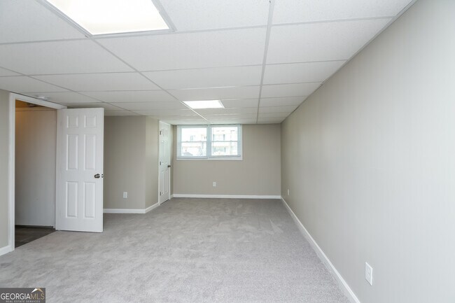 Building Photo - 2498 Winding Creek Dr