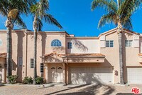 Building Photo - 5200 White Oak Ave