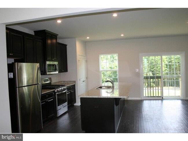 Building Photo - 118 Meridian Ln