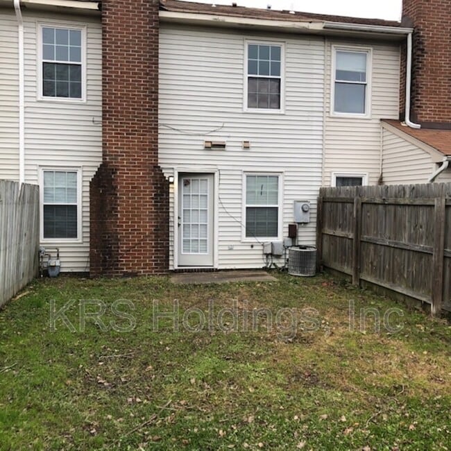 Building Photo - 1330 Rica Ct