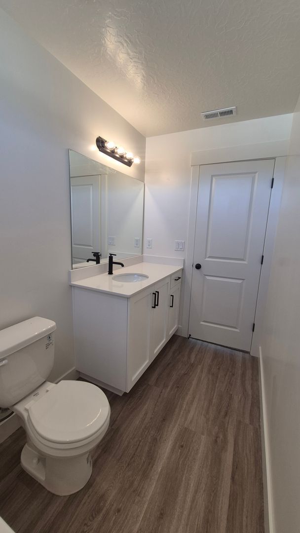Building Photo - 5673 S Weehawken Ln