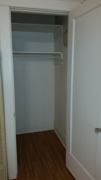 Building Photo - 312 W Lynwood St
