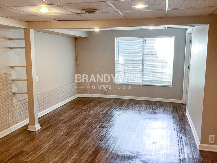 Building Photo - 107 Lake Terrace