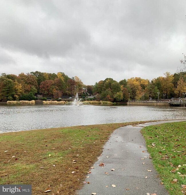 Building Photo - 12165 Abbey Glen Ct