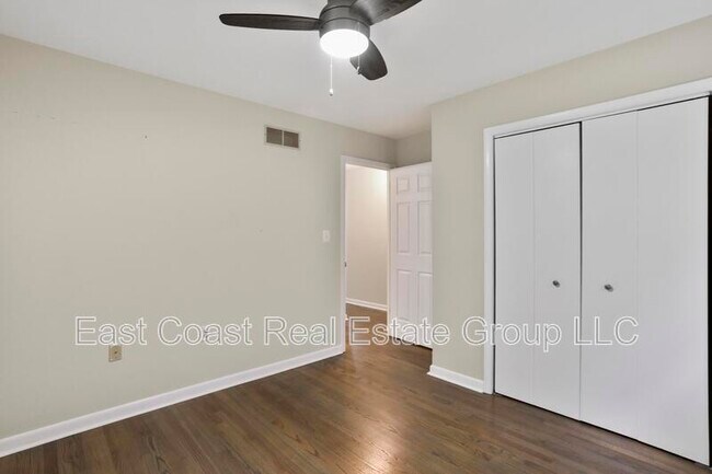 Building Photo - 3395 Canary Ct