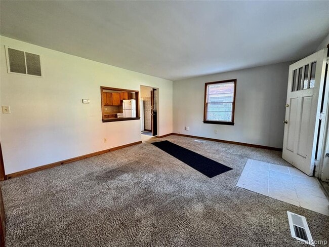 Building Photo - 834 E Cross St