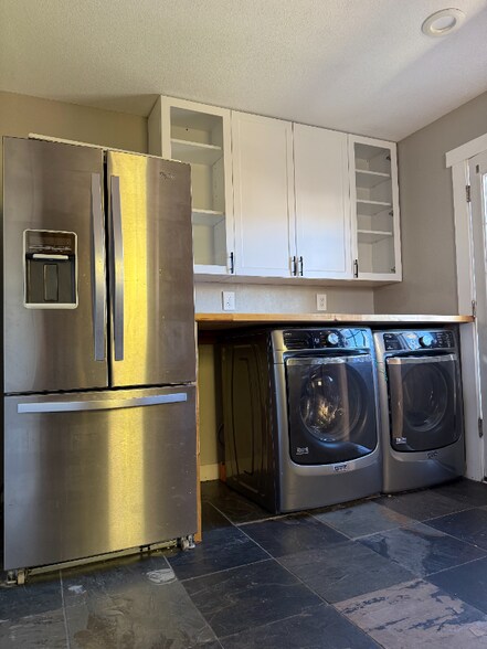 Building Photo - 1885 W Berkeley Pl