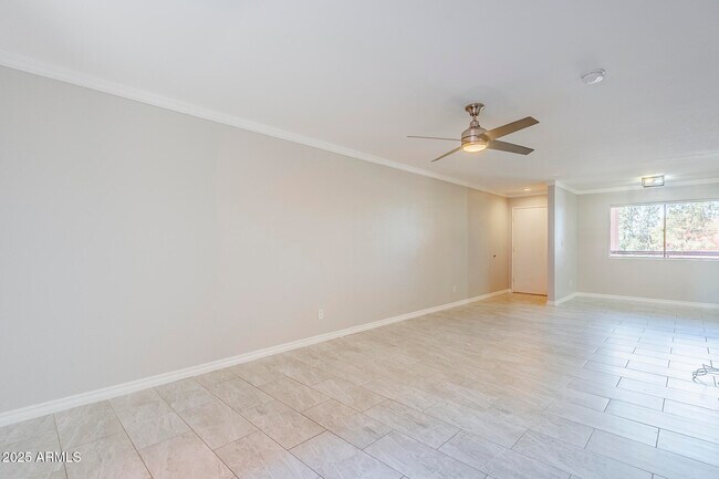 Building Photo - 4303 E Cactus Rd
