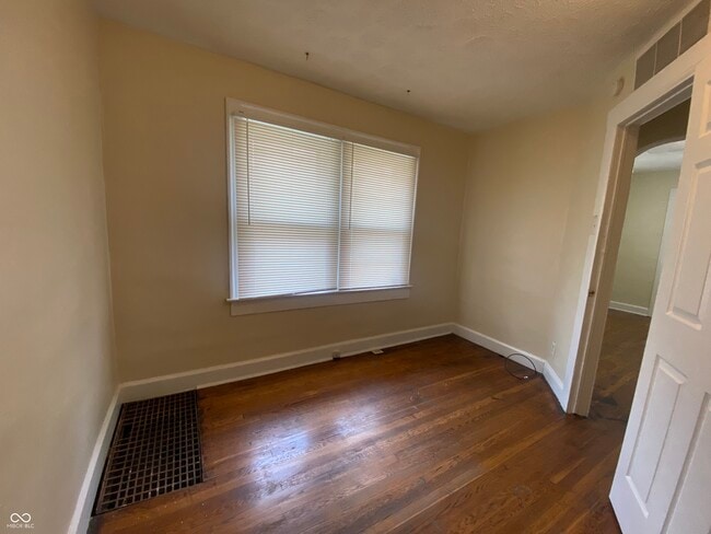 Building Photo - 621 Tecumseh St