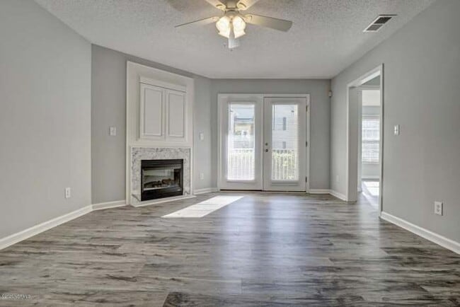 Building Photo - 5008 Hunters Trail
